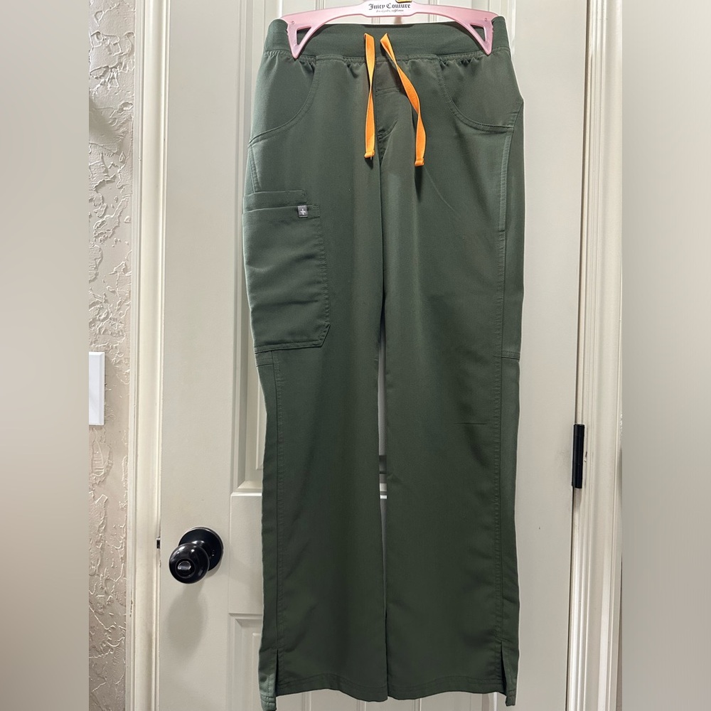Figs Moss Kade Cargo Scrub Pant